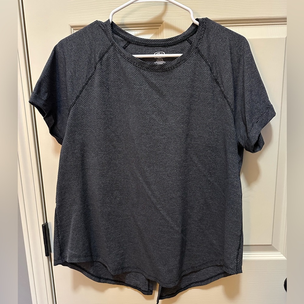 Athletic Works Breathable Tieable Workout Top